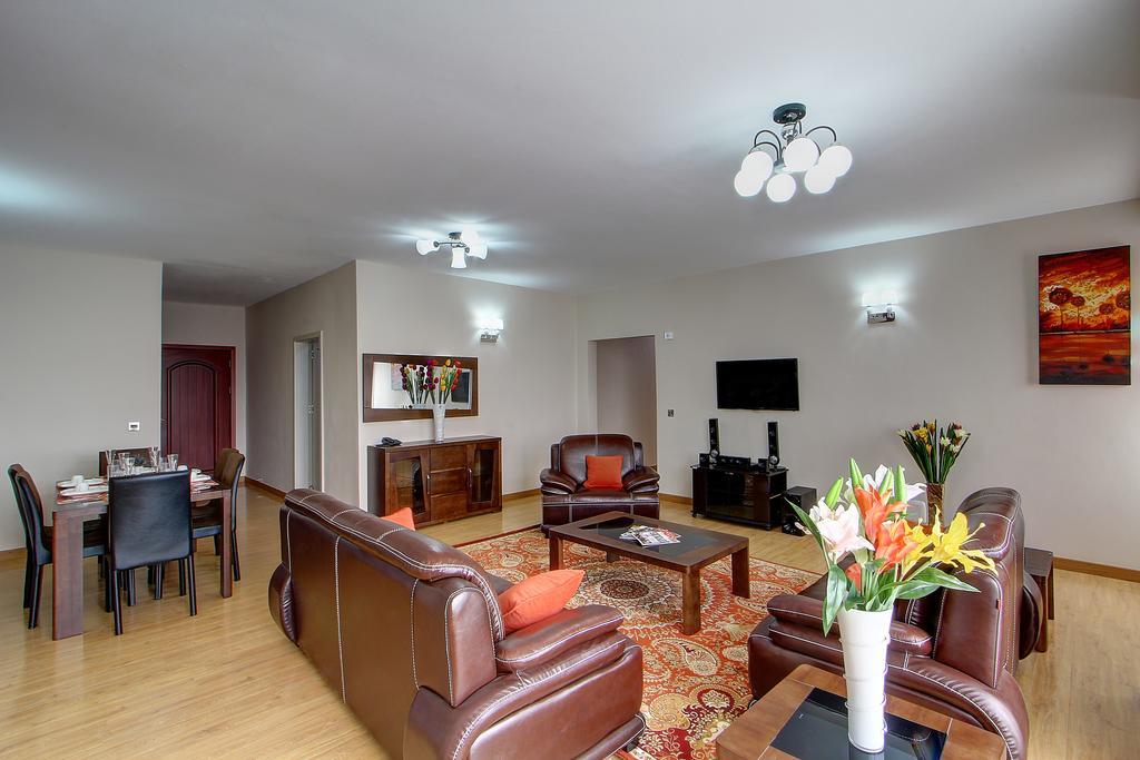Fenesi Gardens 3*