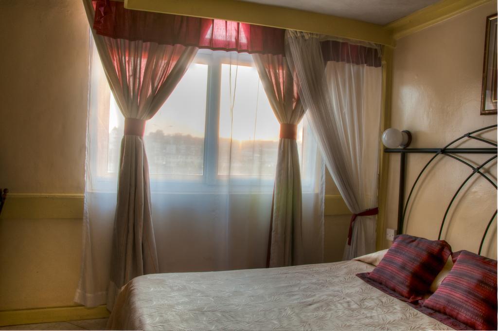 Hotel Kahama 3*