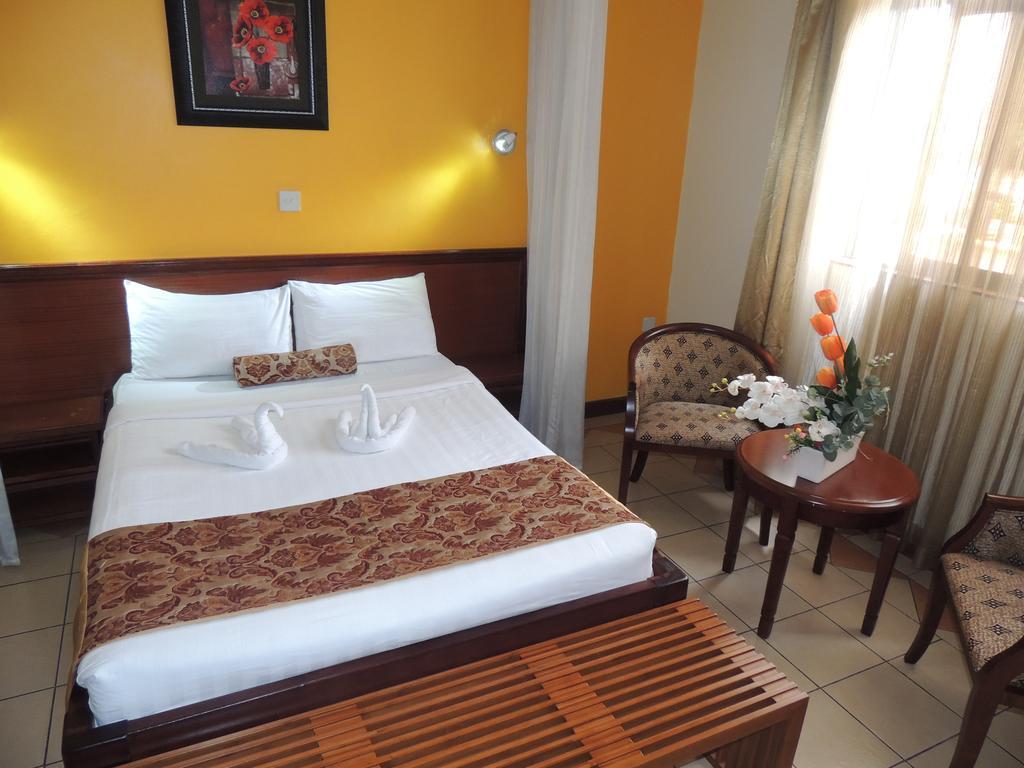Hennessis Hotel 3*