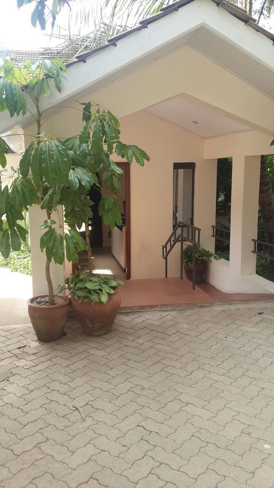 Bed & Breakfast Riverview Westlands 3*