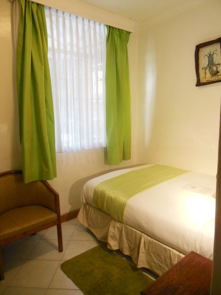 Godials Bed & Breakfast 4*