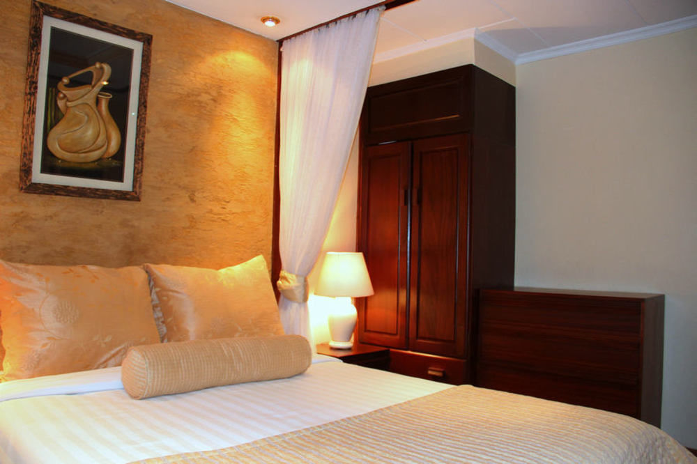 Aparthotel Mimosa Court 3*