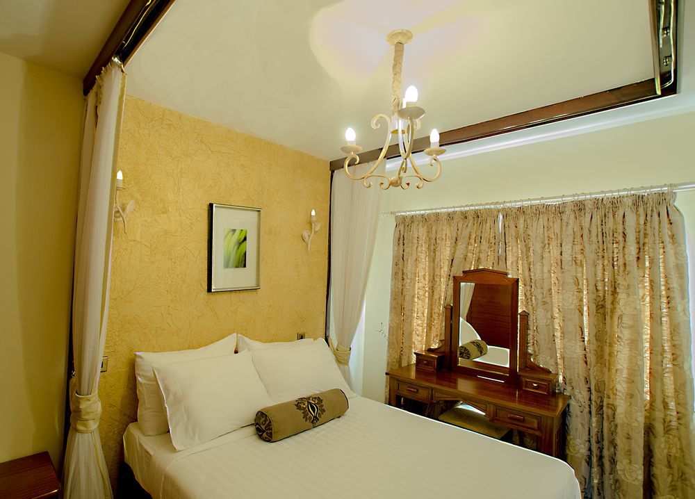 Mimosa Court Aparthotel 3*