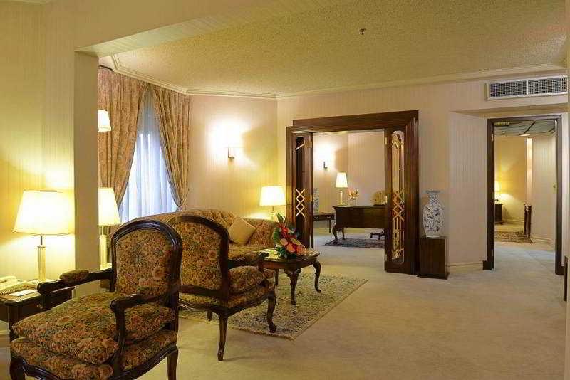 Hotel Ledger Plaza 3*