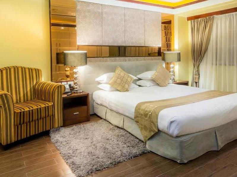 Clarence House Hotel 4*