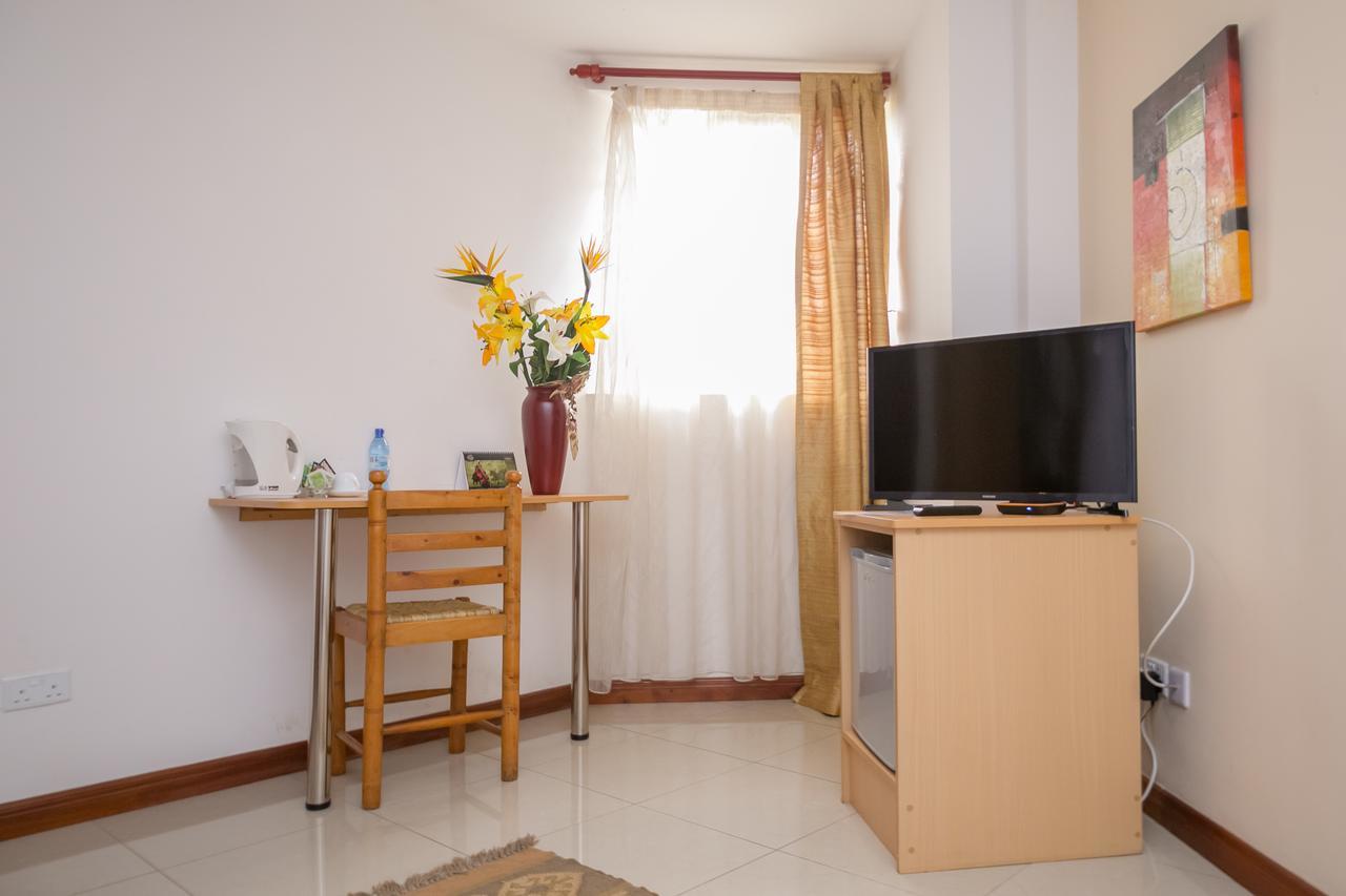 Rudi 2* Nairobi