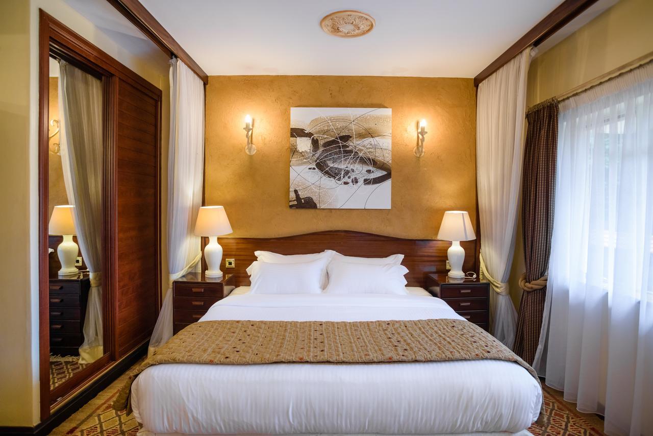 Mimosa Court Aparthotel 3*