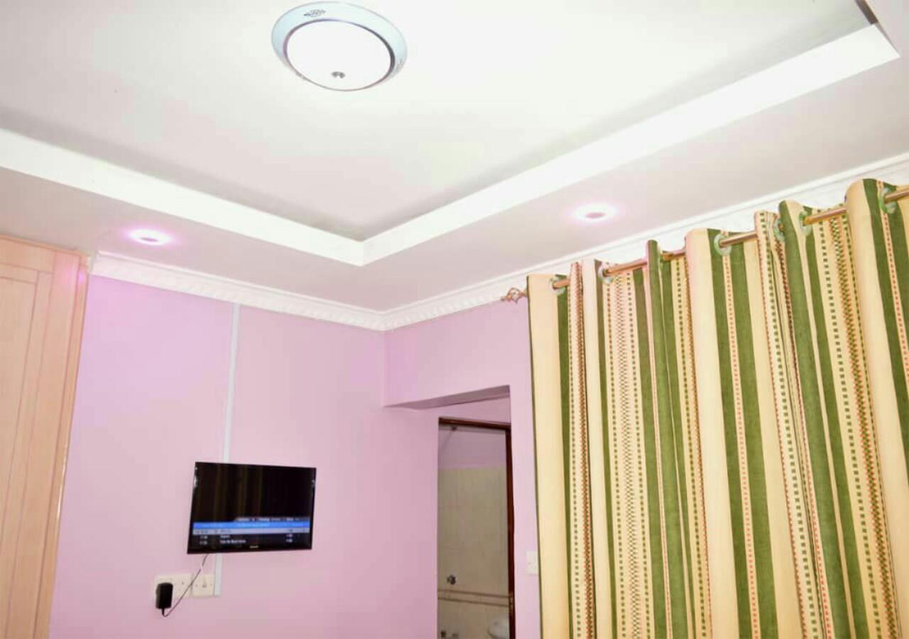Nemadek Royal Park Homestay *