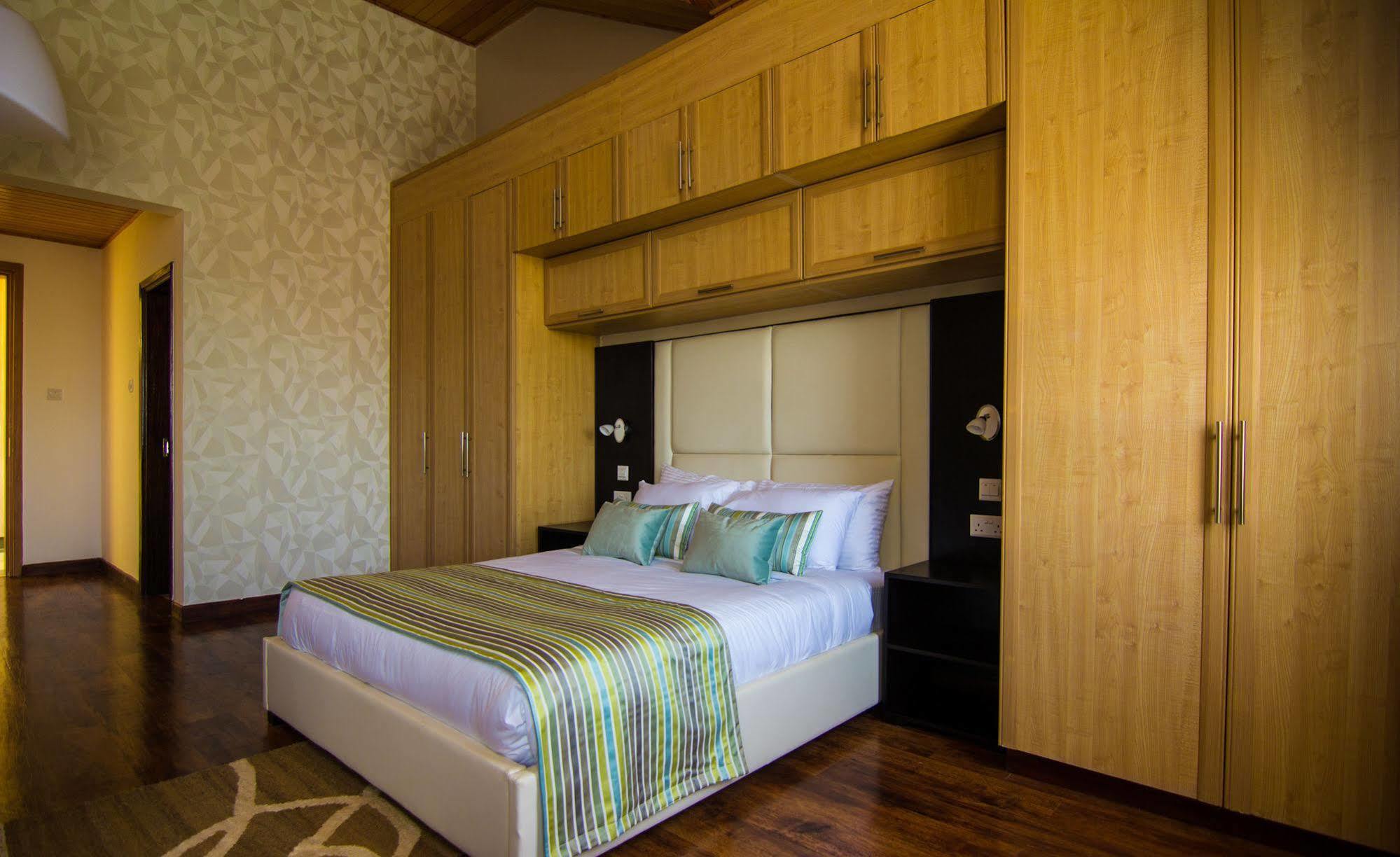 Nelson's Court Serviced Aparthotel 3*