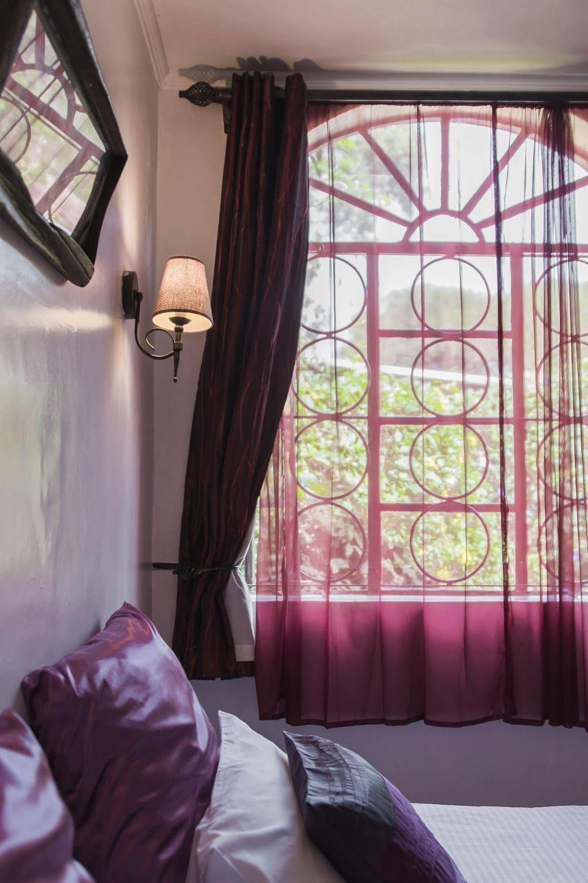 Godials Bed & Breakfast 4*