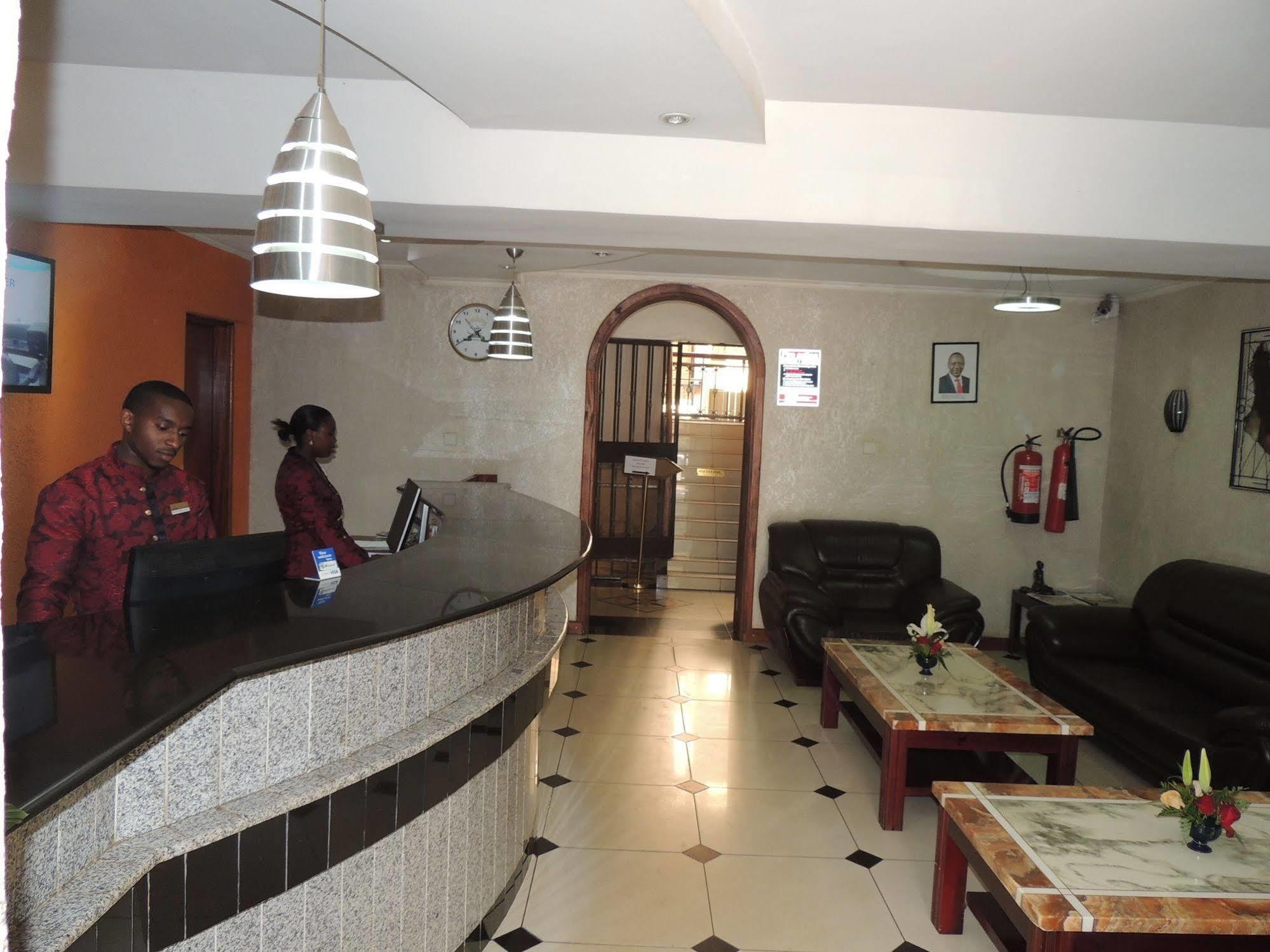 Hennessis Hotel