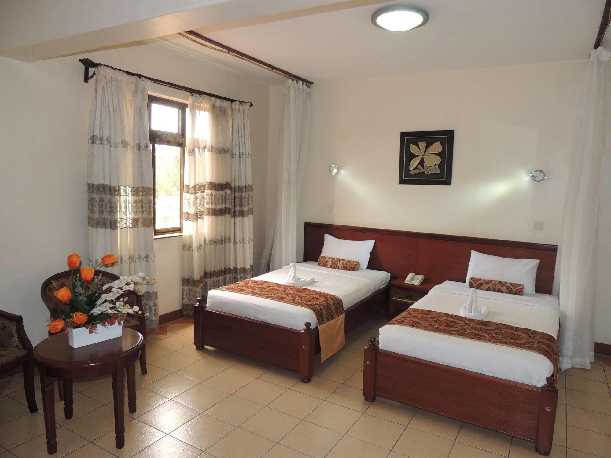 Hotel Hennessis 3*