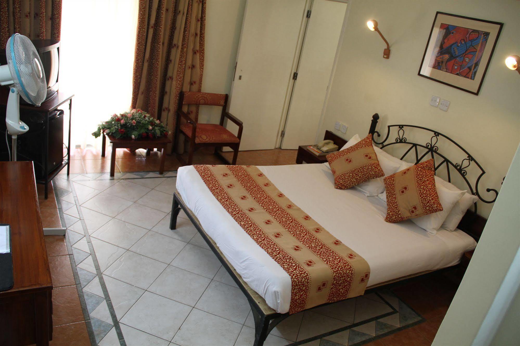 Sentrim 680 Hotel 3*