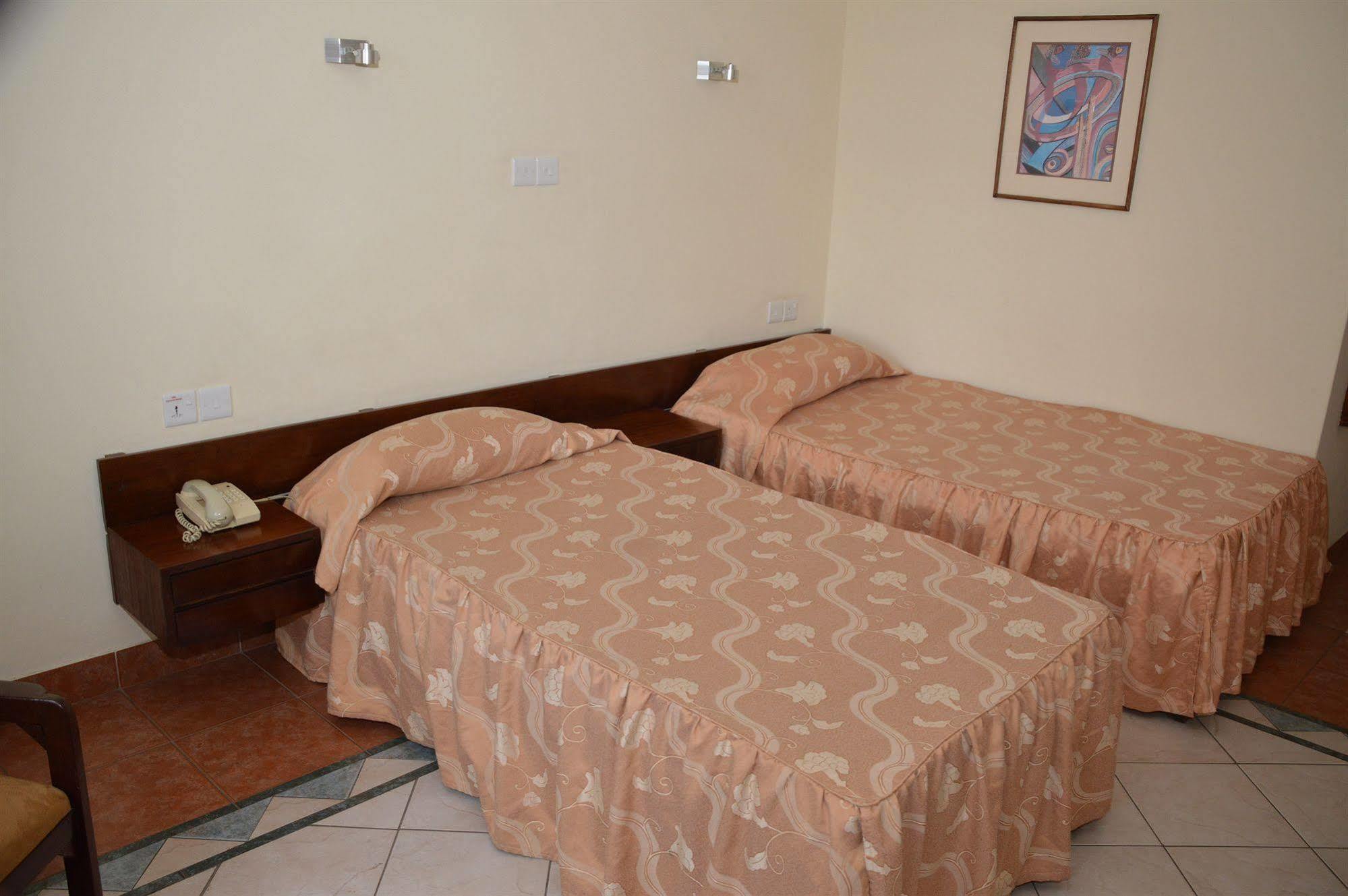 Hotel Sentrim 680