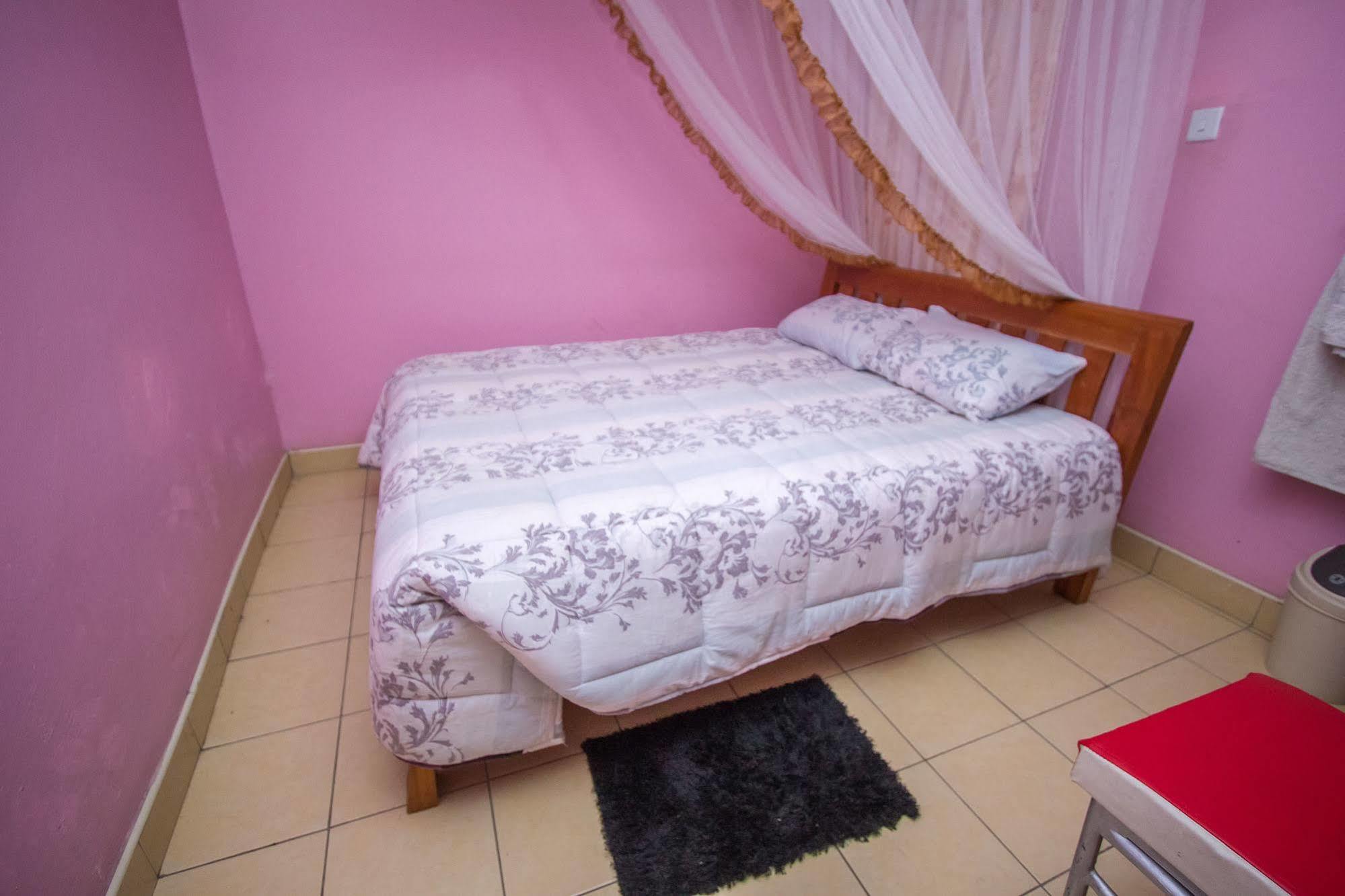 Winstonia 2* Nairobi