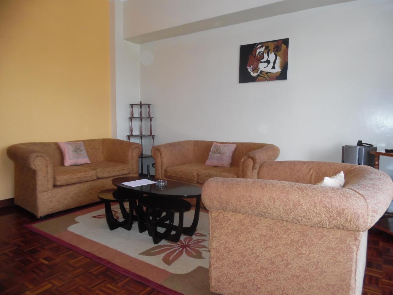 Apartment Court Samra *