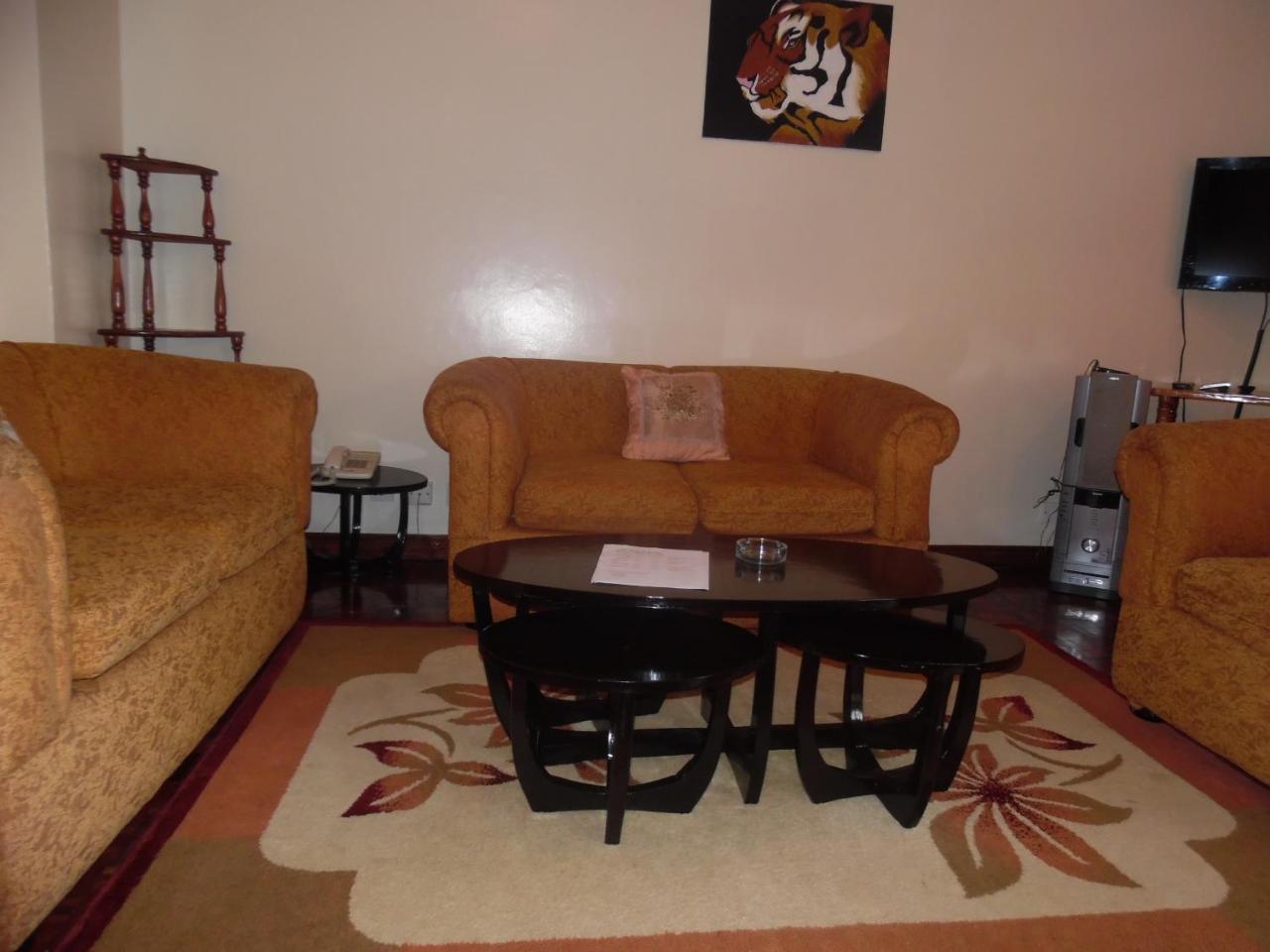 Apartment Court Samra *