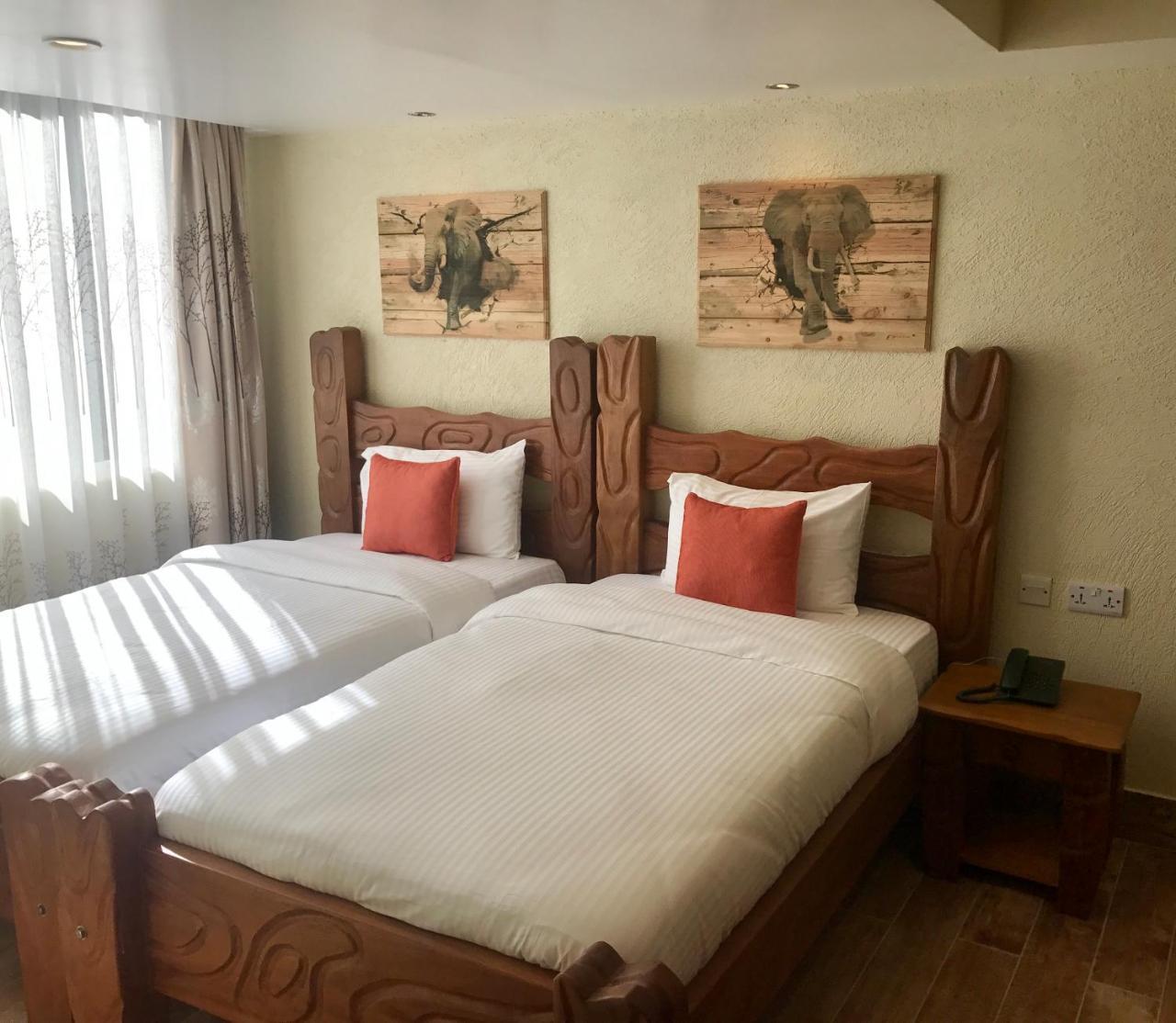 Hotel Progressive Park 3*