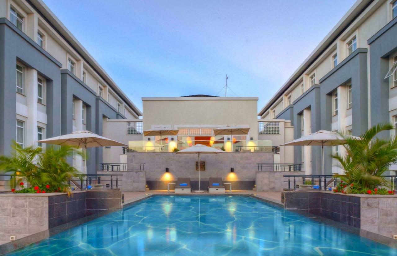 Enjoy Nairobi National Park And Return To Wonderful Superior Room To Relax * Nairobi