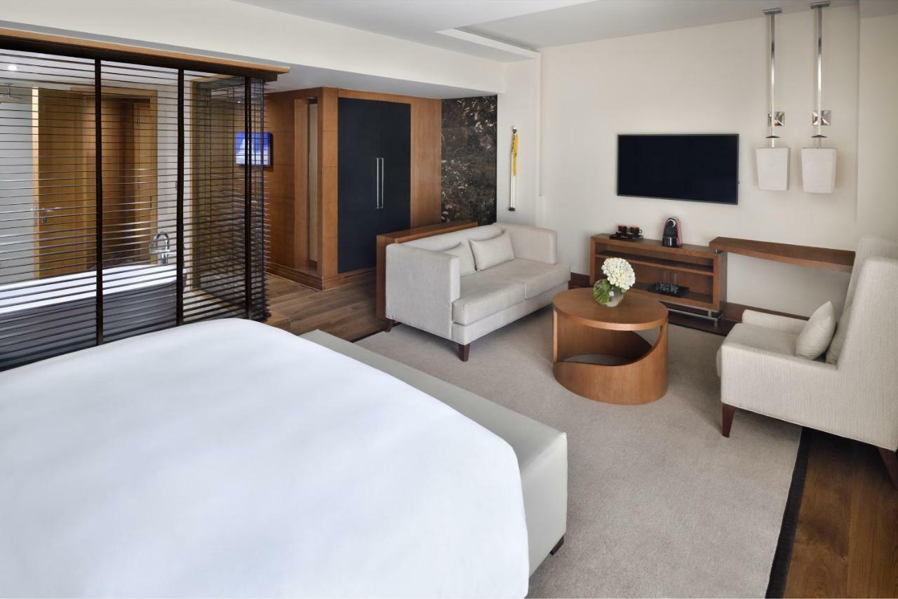 Sankara Nairobi, Autograph Collection 5*