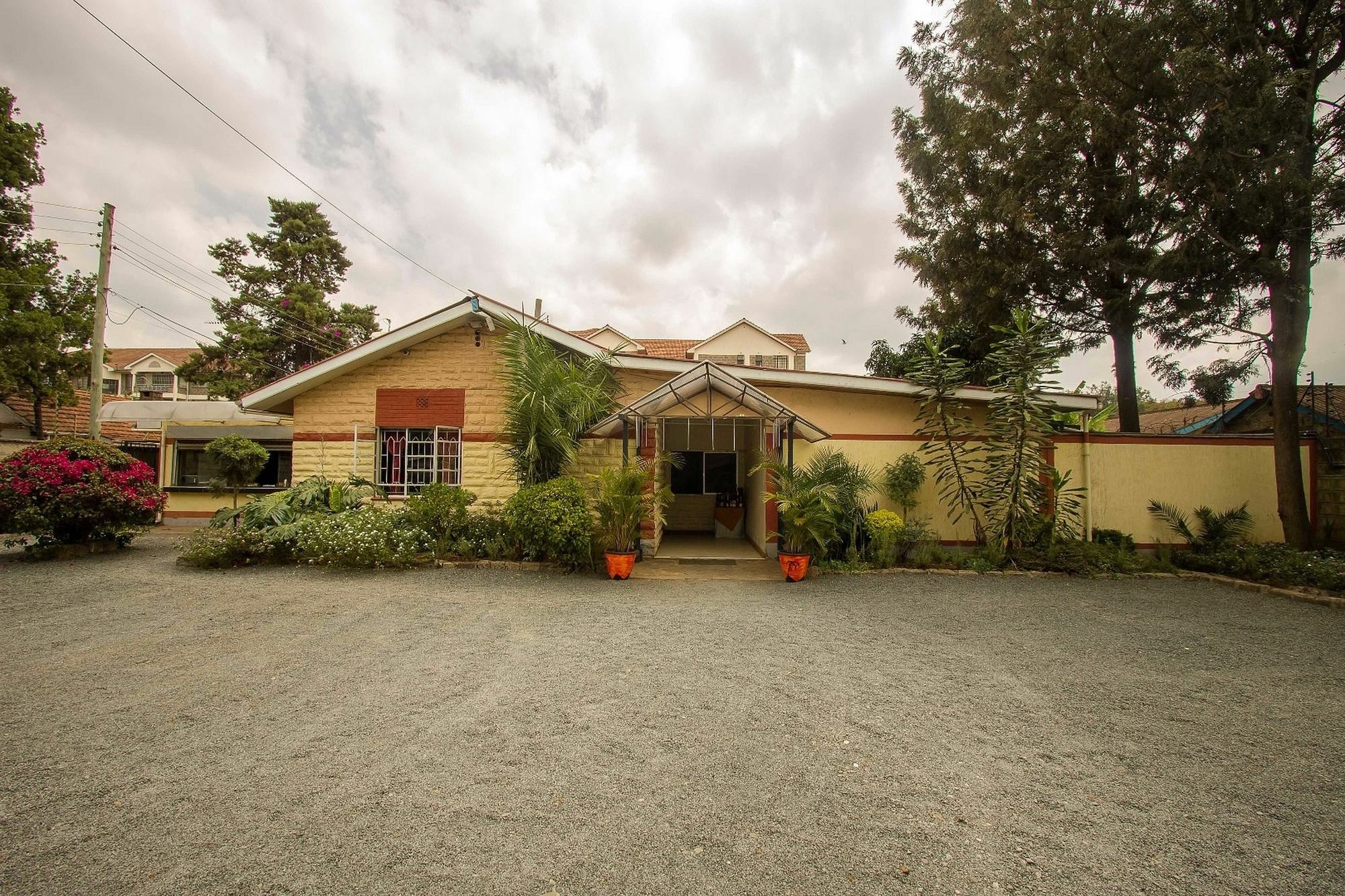 Konar House Kilimani 2*