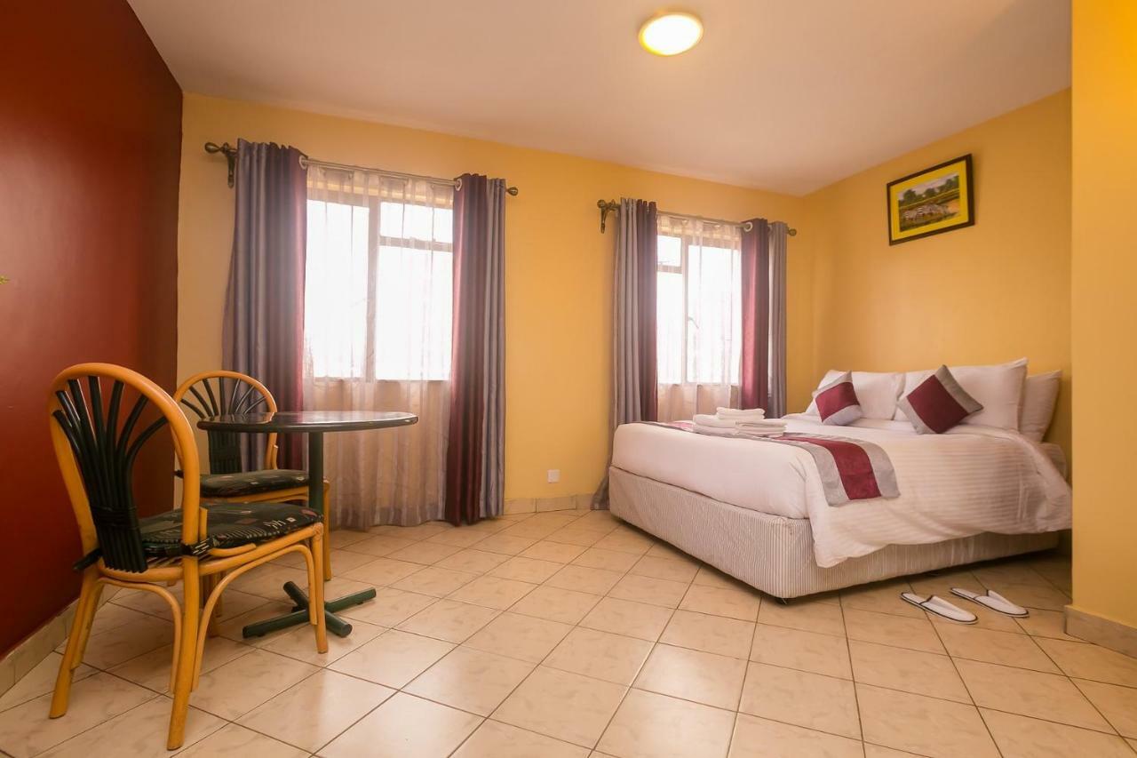 Hotel Plus254 2*