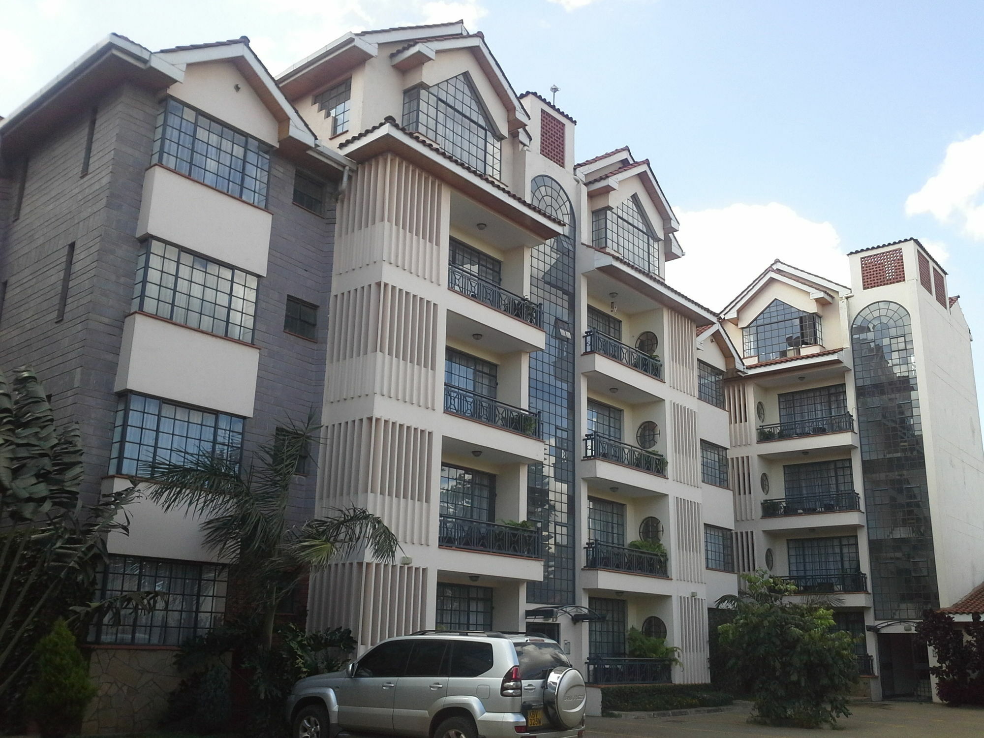 Meltonia Luxury Aparthotel 4*