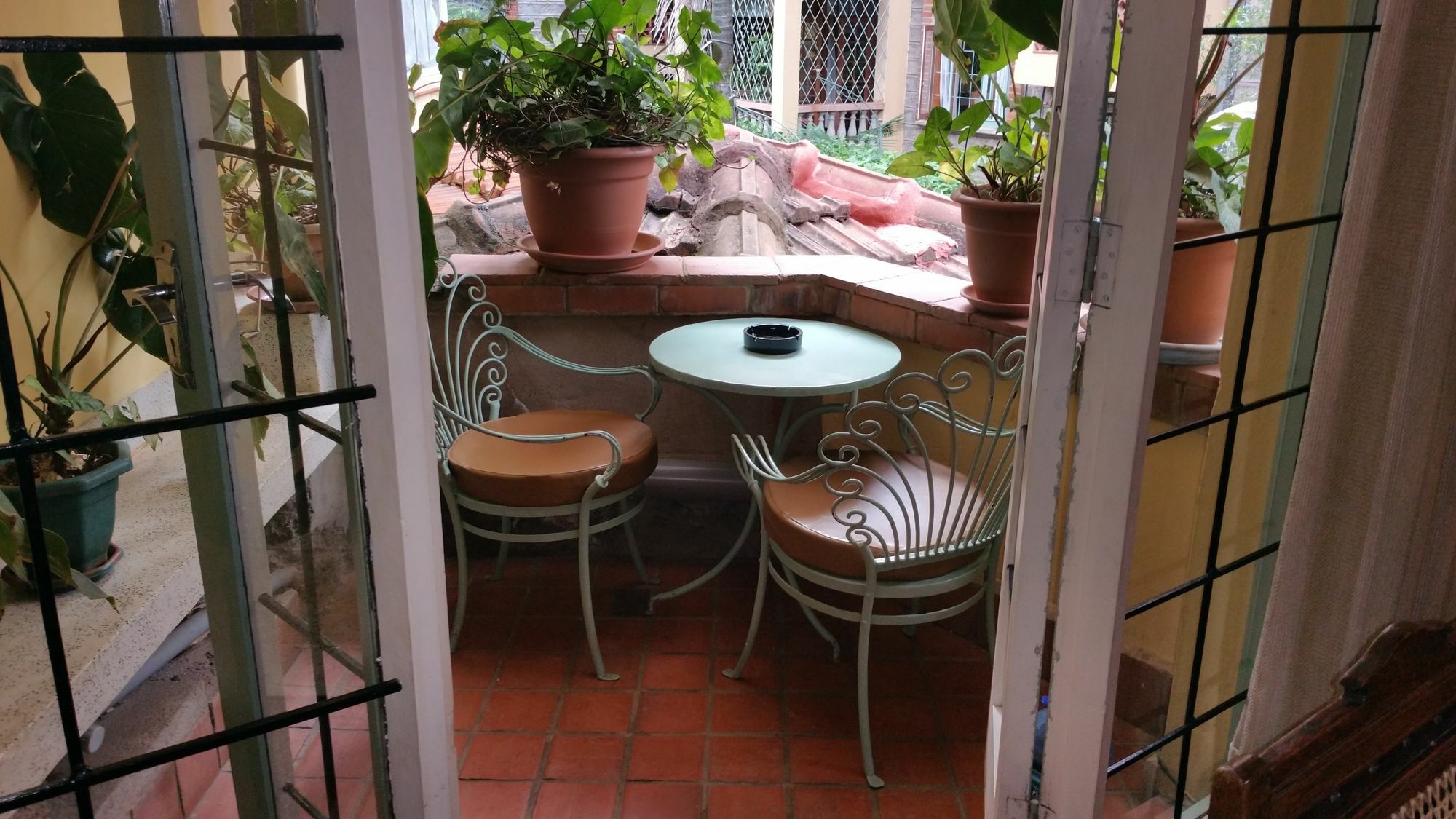 Woodmere Grand Hotel & Serviced Apartments