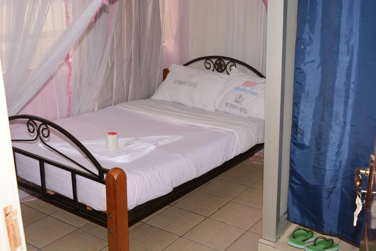 Almasi Hotel