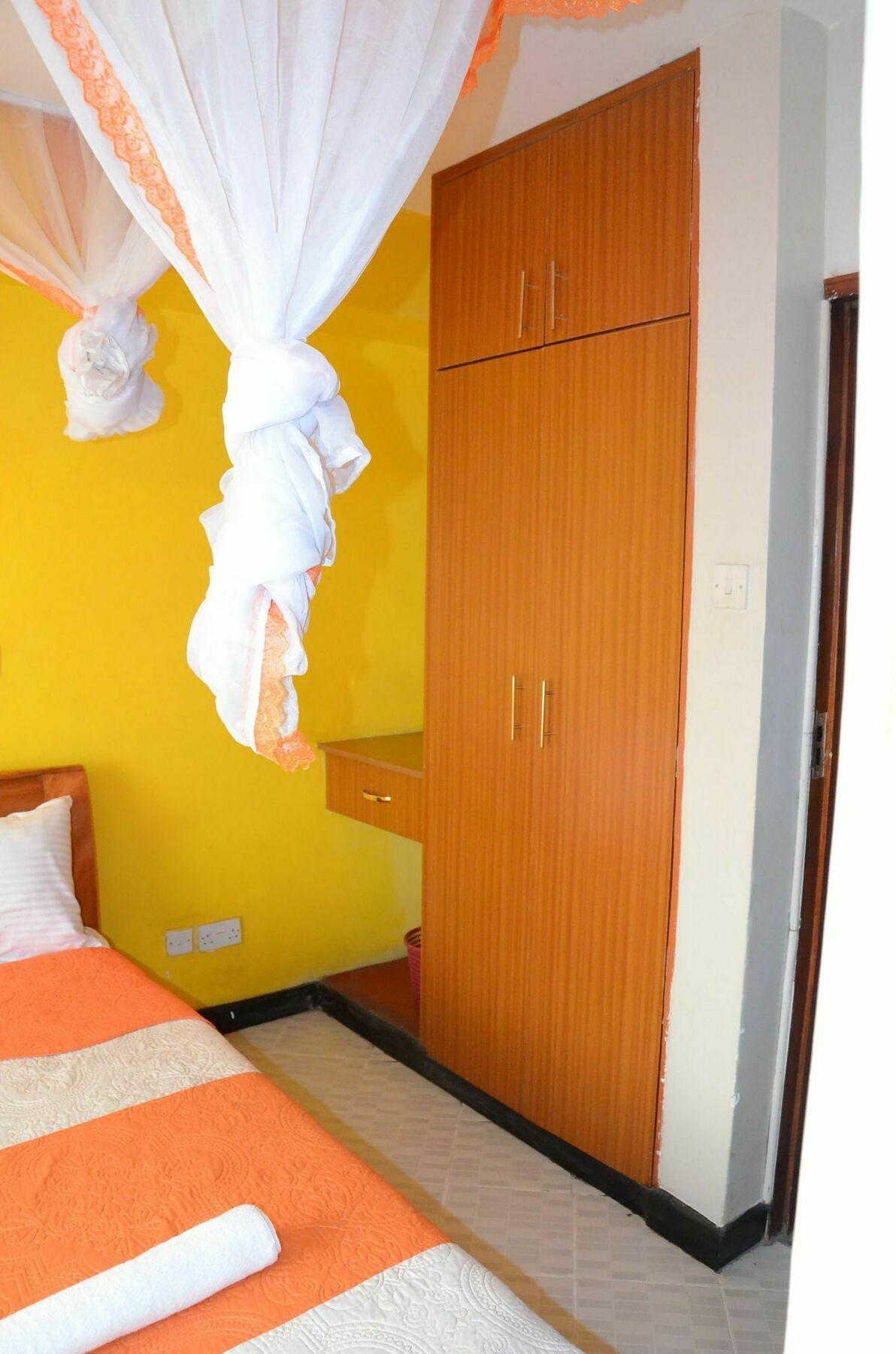 Hotel Golden Goose 3*