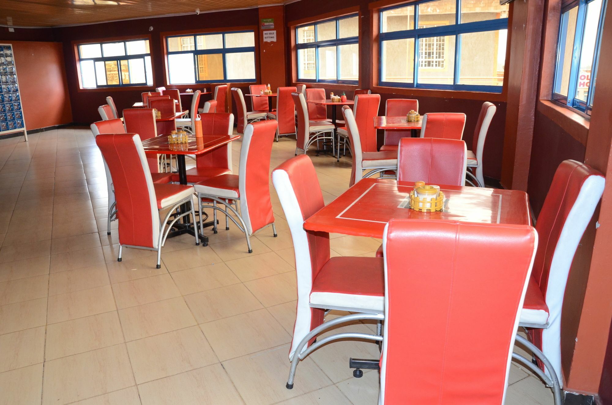 Golden Goose Hotel 3*