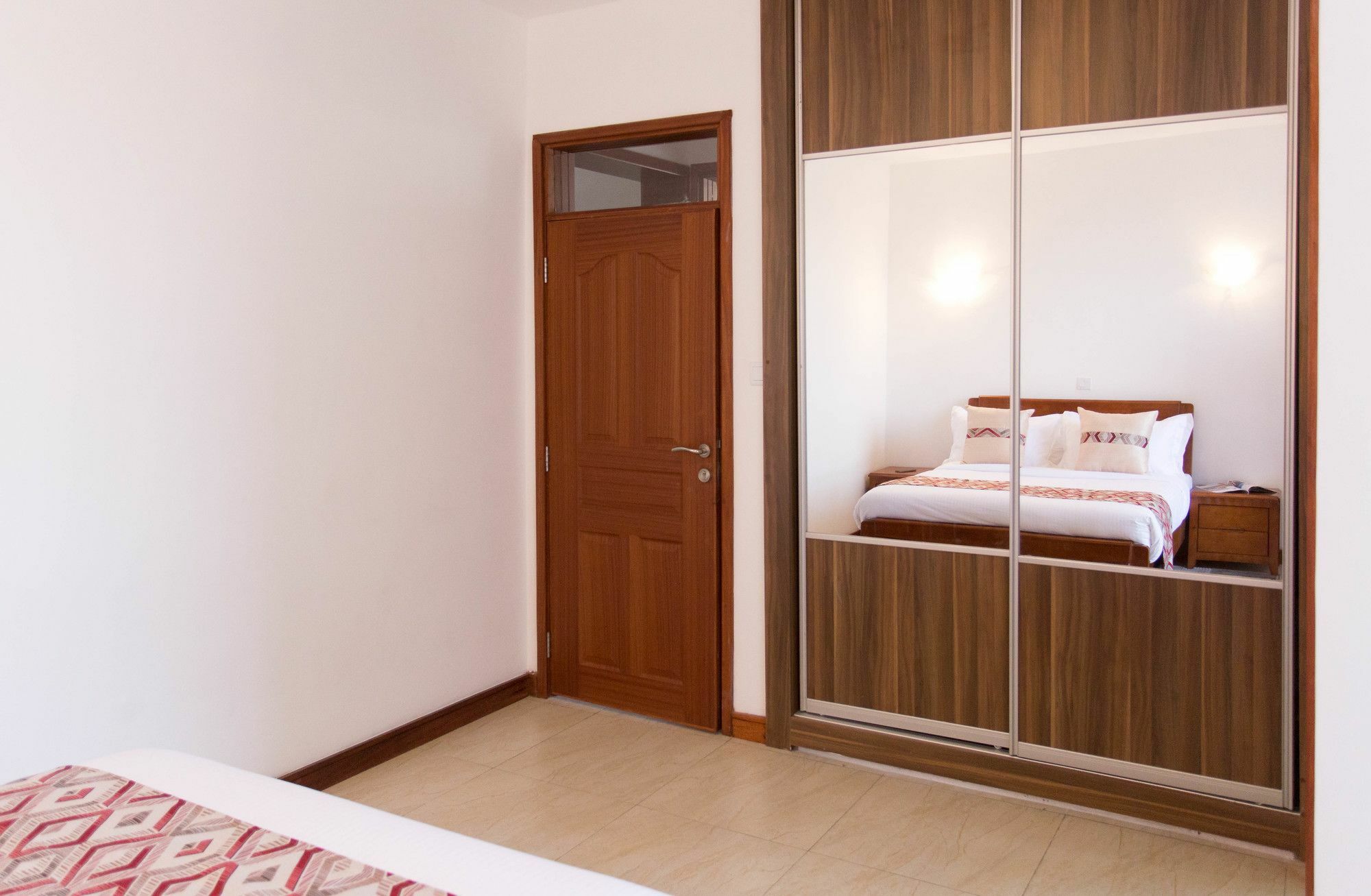 Aparthotel Myra By Dunhill Serviced