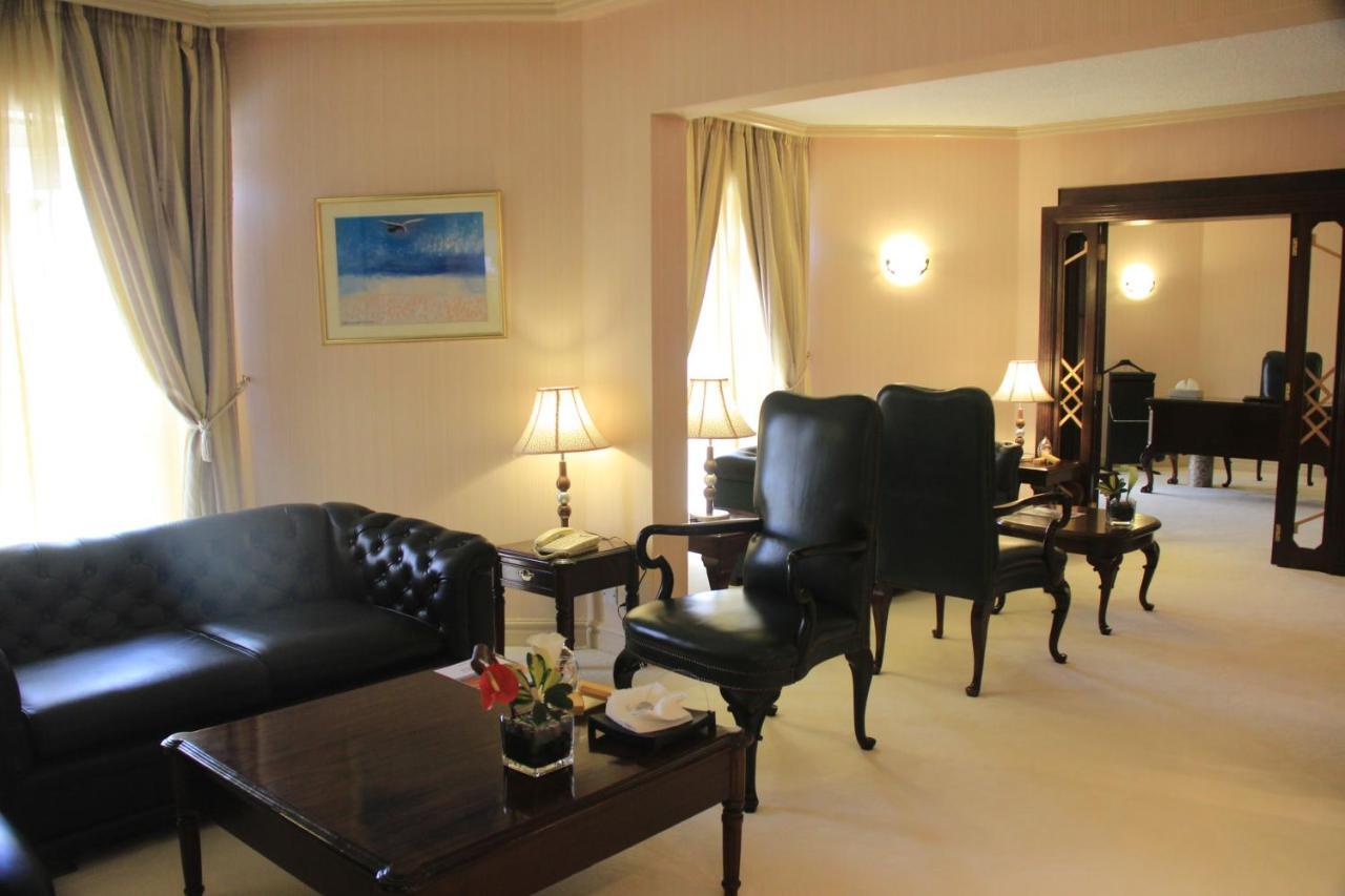 Ledger Plaza 3*