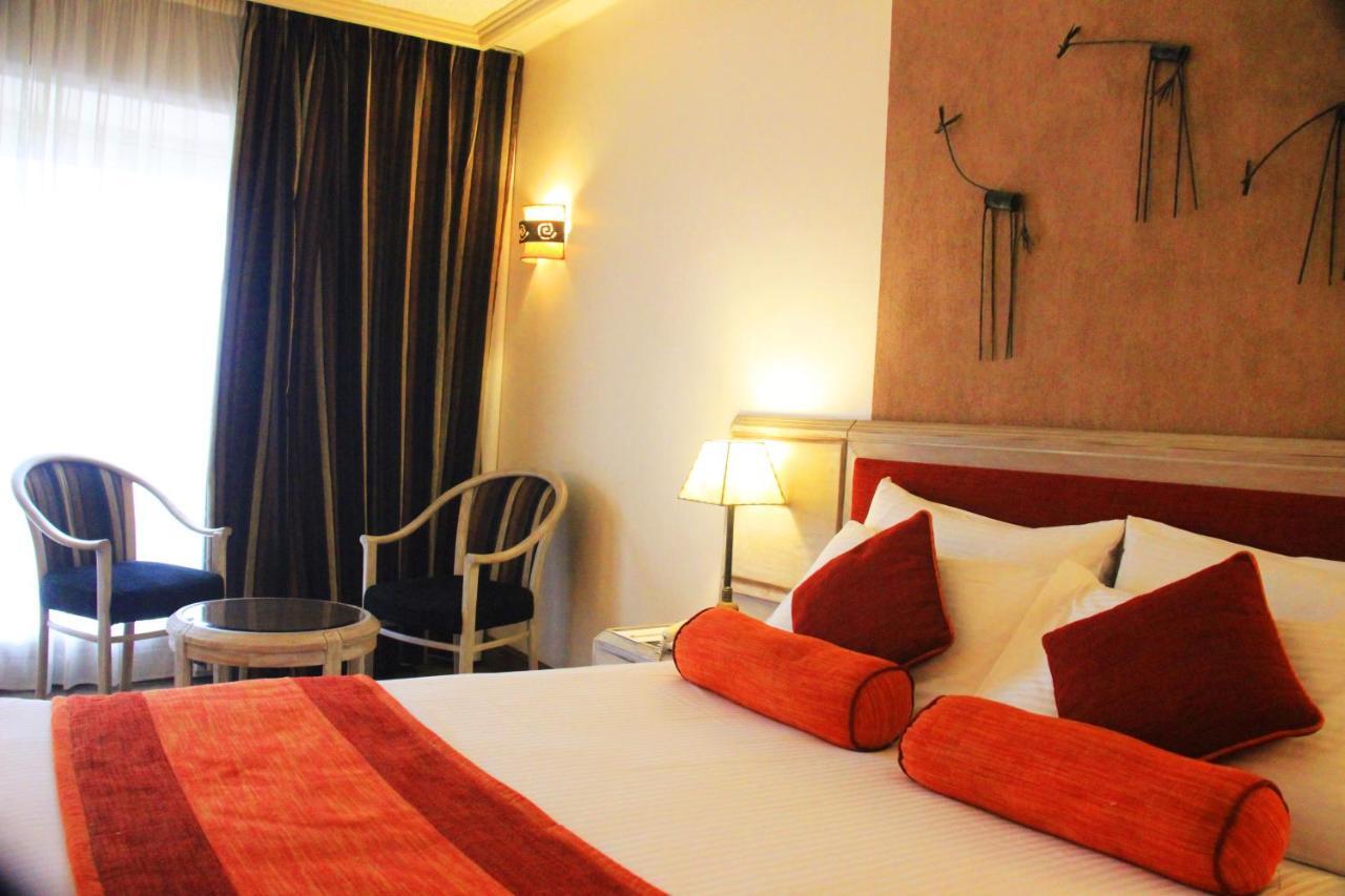 Ledger Plaza Hotel