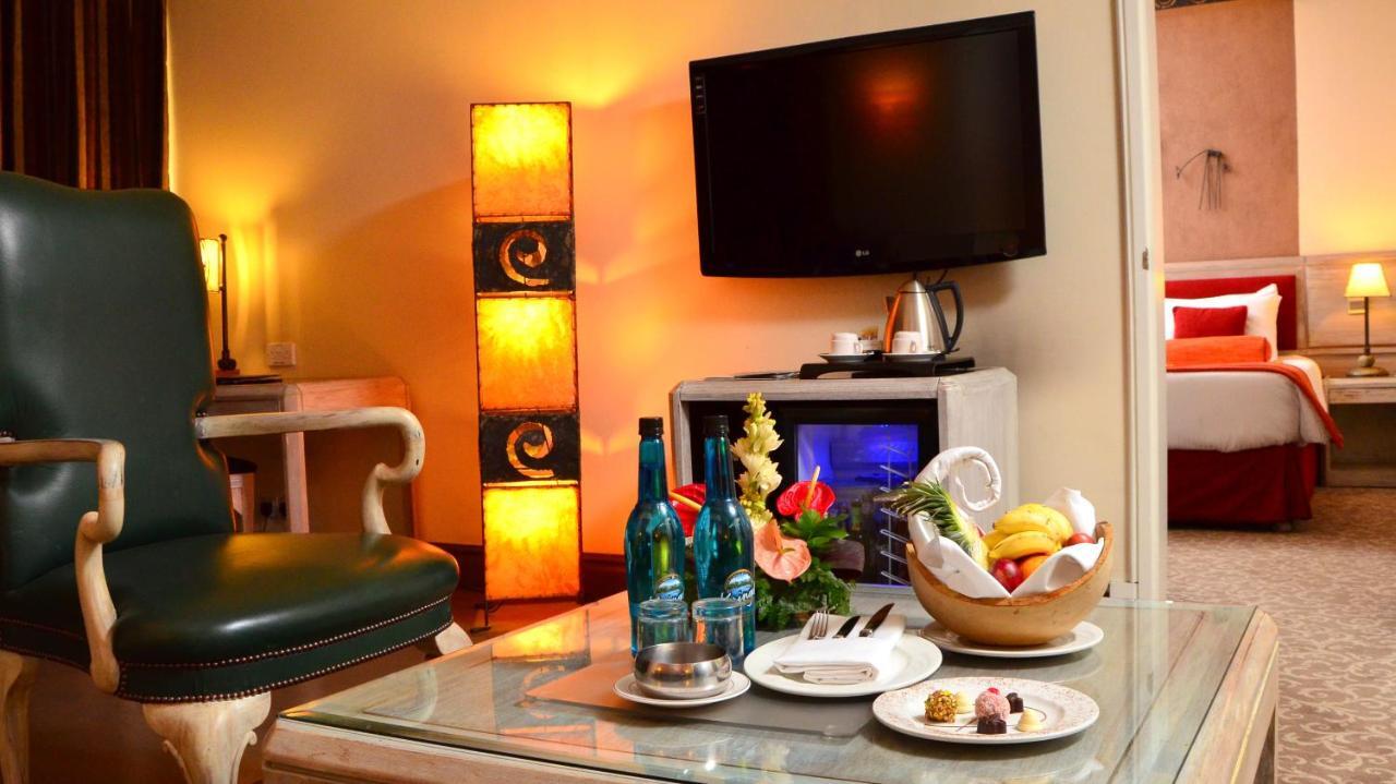 Ledger Plaza 3*