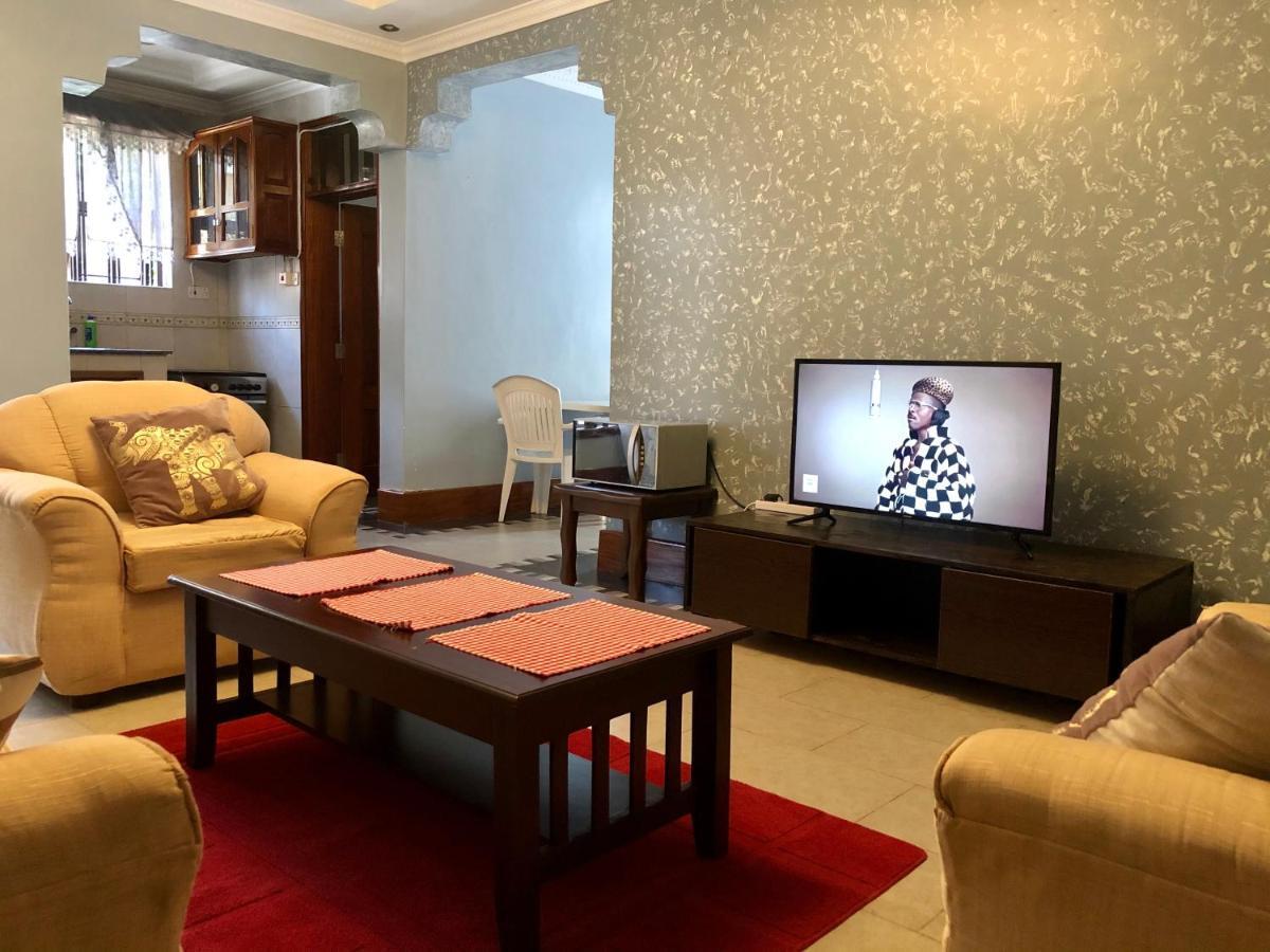 Guest house Away From 1 Bedroom, Braeside Garden