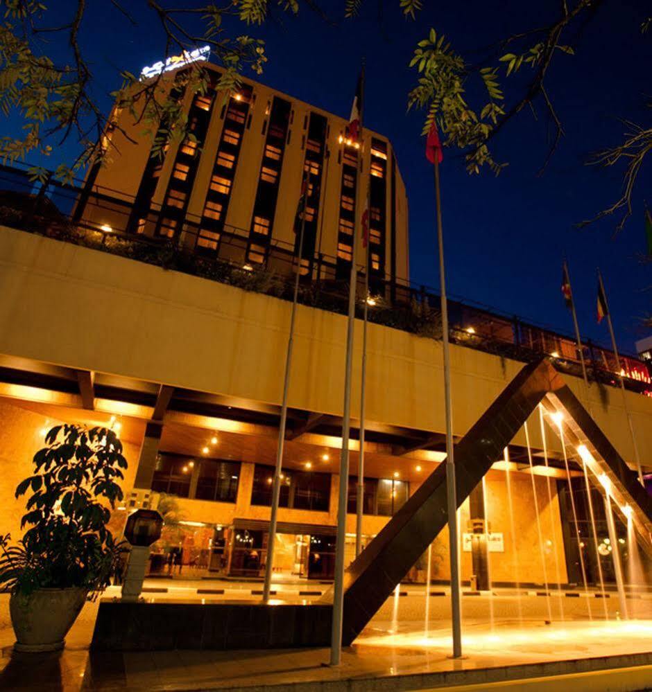Hotel Ledger Plaza 3*