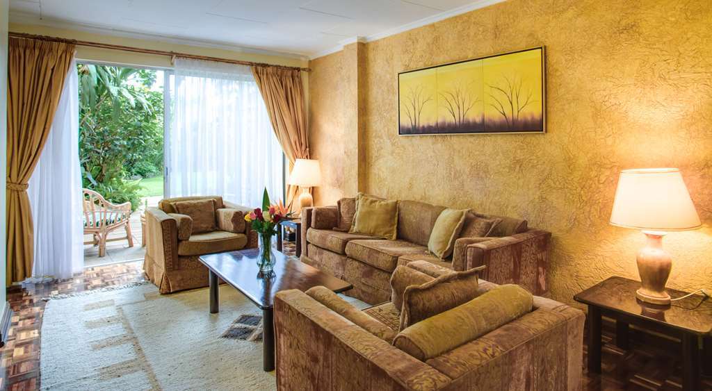 Mimosa Court Aparthotel
