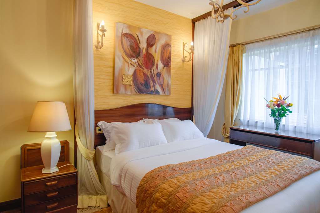 Mimosa Court Aparthotel