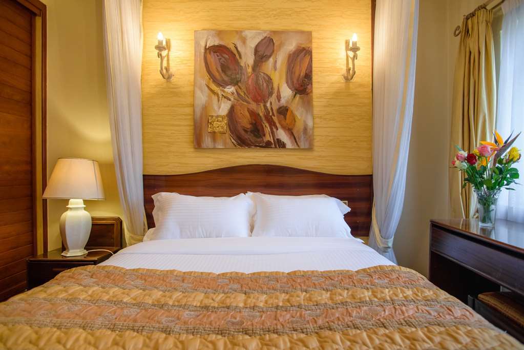 Mimosa Court Aparthotel 3*